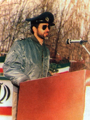 شهید سرلشکر محمود خضرایی، خلبانی که نمازش را در آسمان می خواند شهید سرلشکر محمود خضرایی، خلبانی که نمازش را در آسمان می خواند