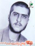 جبهه را عشق و دنيا را زندان براى خود مى دانست جبهه را عشق و دنيا را زندان براى خود مى دانست