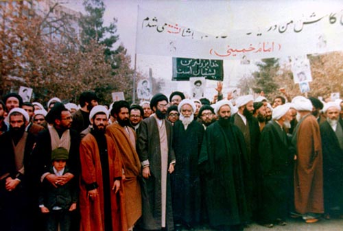 خاطرات حضرت آیت الله خامنه ای از روزهای پیروزی انقلاب اسلامی خاطرات حضرت آیت الله خامنه ای از روزهای پیروزی انقلاب اسلامی