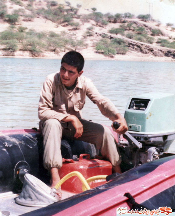 نگاهی به زندگی شهید احمد بهفرد نگاهی به زندگی شهید احمد بهفرد