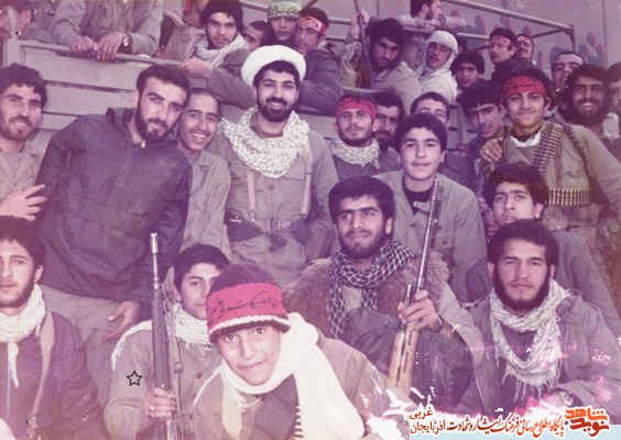 تمام ملت باید به فرامین امام جامه عمل بپوشانند؛ شهید بهروز آهندوست تمام ملت باید به فرامین امام جامه عمل بپوشانند؛ شهید بهروز آهندوست