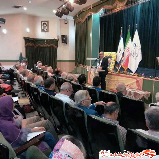 رونمایی از جلد اول کتاب شهیدان کاشان رونمایی از جلد اول کتاب شهیدان کاشان