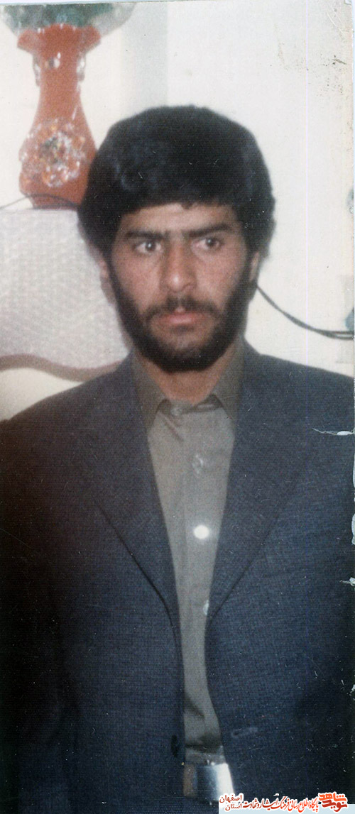 حاجیه خانم امیری مادرشهیدان محمد علی و عباسعلی امیری فرزندان شهیدش پیوست حاجیه خانم امیری مادرشهیدان محمد علی و عباسعلی امیری فرزندان شهیدش پیوست