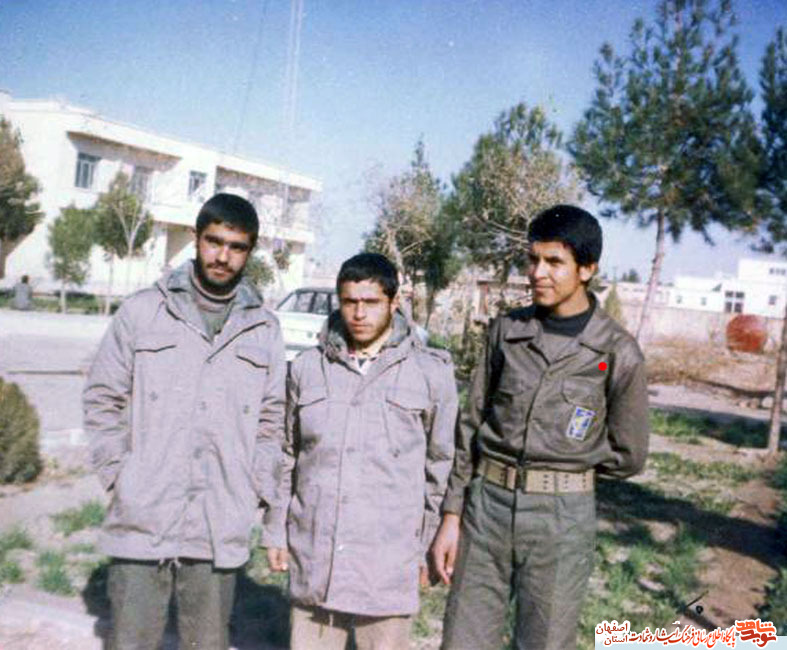 نگاهی به زندگینامه وخاطرات پاسدار شهید حسن آقابابایی نگاهی به زندگینامه وخاطرات پاسدار شهید حسن آقابابایی