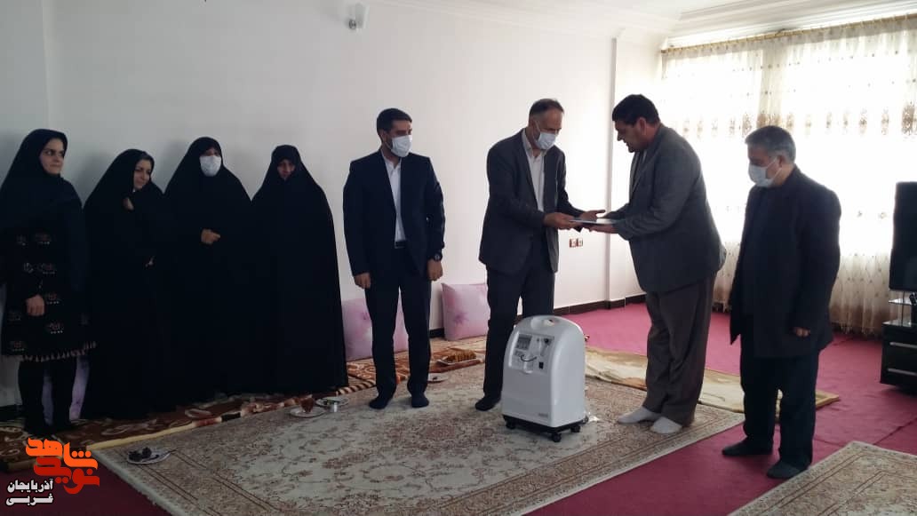 جانبازان و خانواده های معظم شهدا الگوی صبر و استقامت هستند جانبازان و خانواده های معظم شهدا الگوی صبر و استقامت هستند