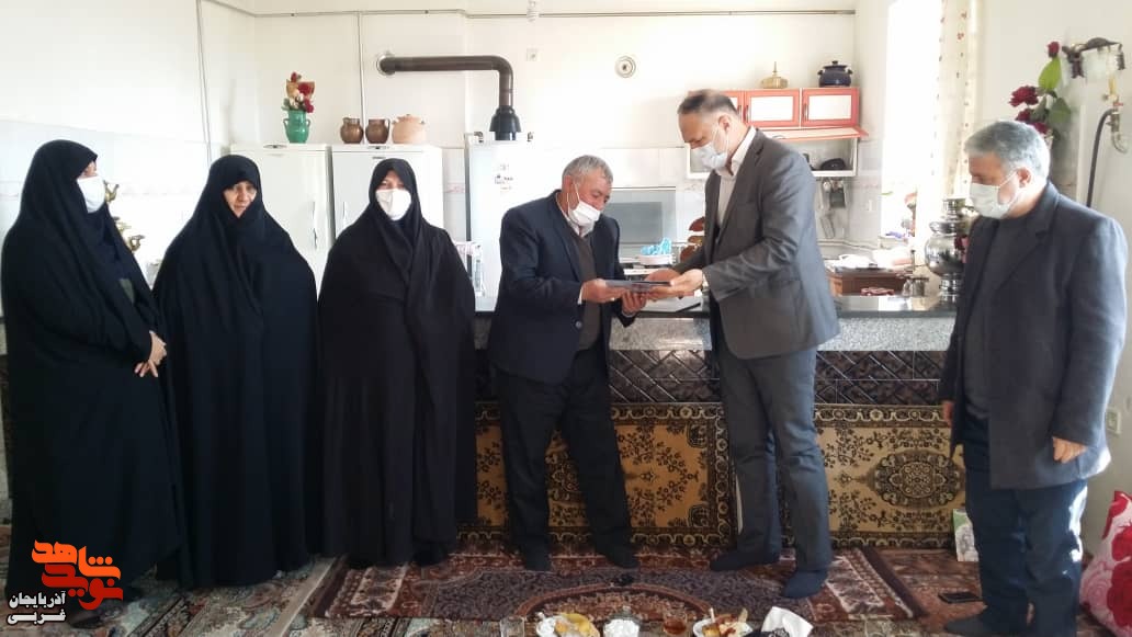 جانبازان و خانواده های معظم شهدا الگوی صبر و استقامت هستند جانبازان و خانواده های معظم شهدا الگوی صبر و استقامت هستند