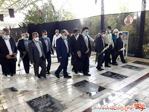گزارش تصویری/بزرگداشت شهادت شهید صارمی و روز خبرنگار در بروجرد