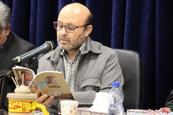 نویسندگان شاخص ترین عوامل پیام رسان دفاع مقدس هستند