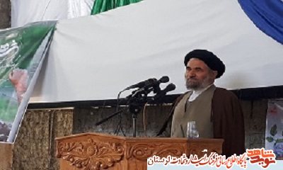 دفاع مقدس آزمون مردان بزرگ بود