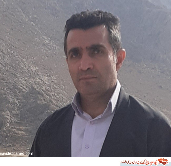 دانشجویان عَلم برافراشته شهدا را نگه داشته اند