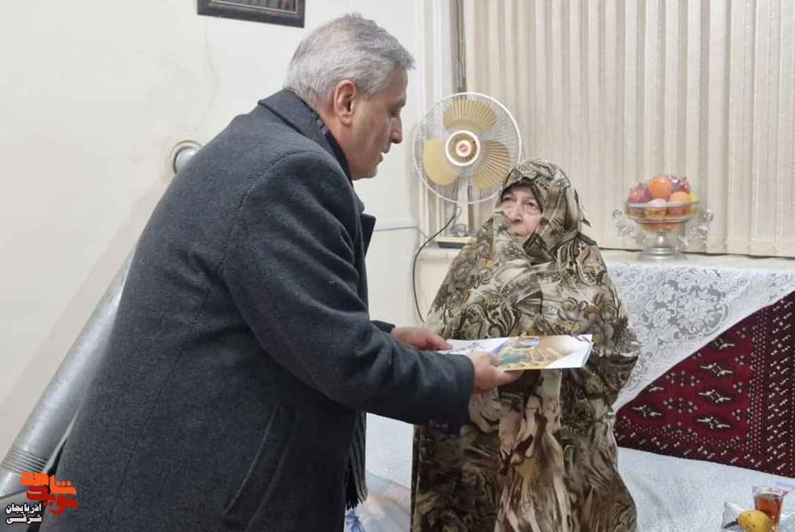 سلمانی با خانواده ۵ تن از شهیدان استان دیدار تازه کرد