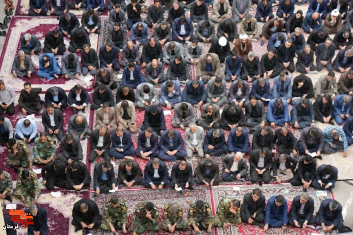 سری اول تصاویر عزاداری مردم و مسئولین استان در استانداری لرستان