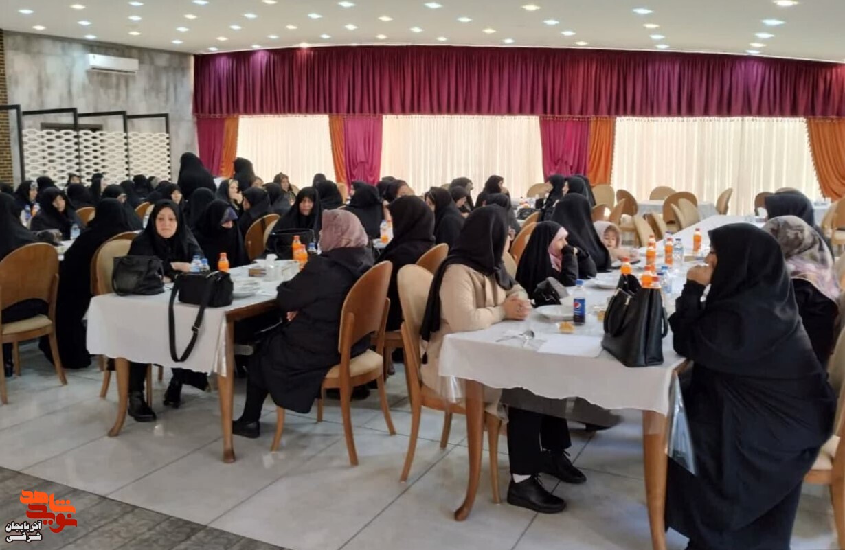 همسرانِ جانبازانِ سرافرازِ ۷۰ درصد مورد تجلیل قرار گرفتند همسرانِ جانبازانِ سرافرازِ ۷۰ درصد مورد تجلیل قرار گرفتند