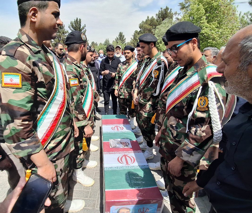 تشییع پیکر مطهر جانباز شهید «حمیدرضا محمدی صفت» در گلزار شهدای بهشت زهرای تهران