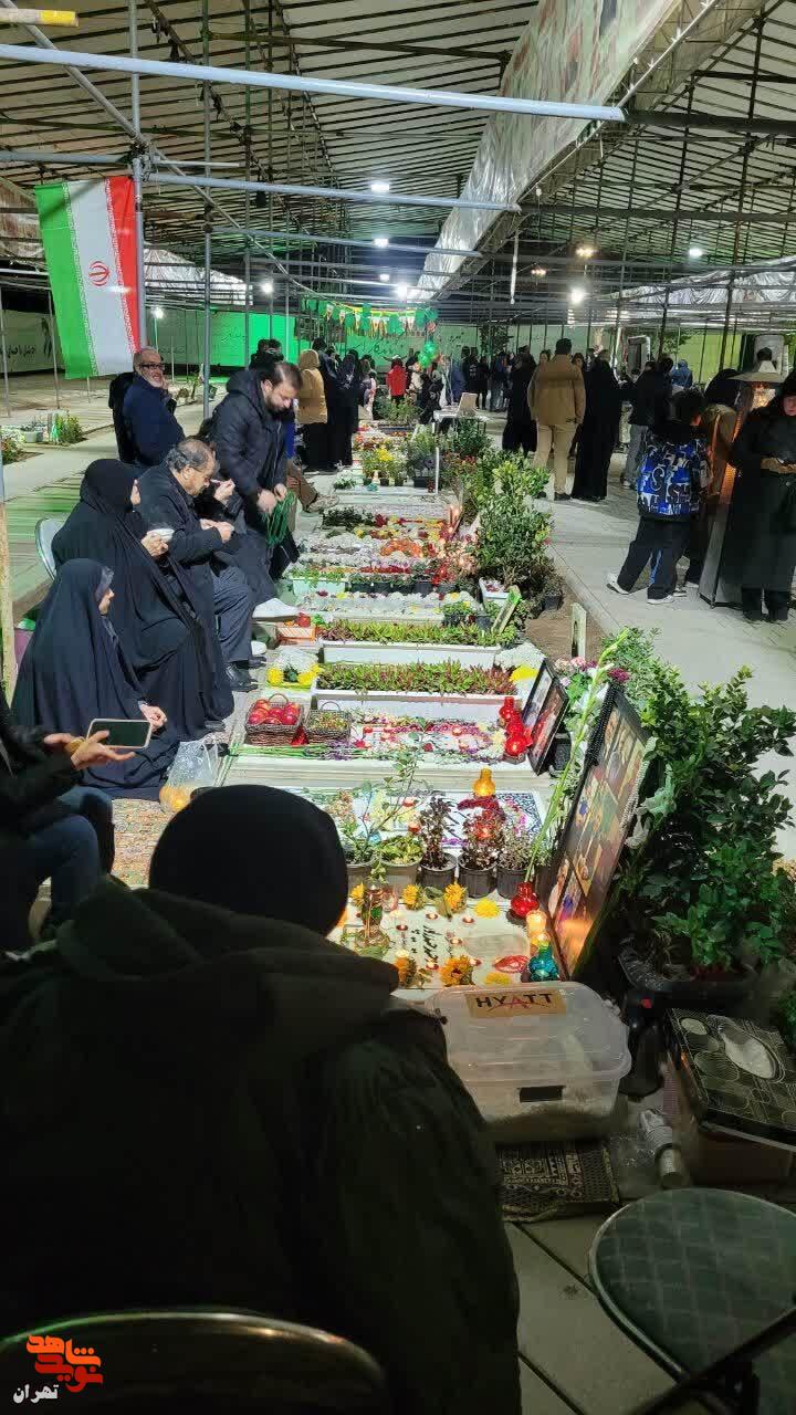 گزارش تصویری/ یلدای شهدایی در قطعه ۴۲ بهشت زهرا (س)