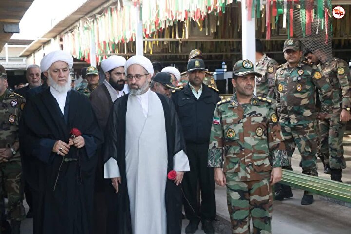 برگزاری آیین «میهمانی لاله‌ها» به مناسبت ایام الله دهه مبارک فجر در گلزار شهدای اهواز+تصاویر