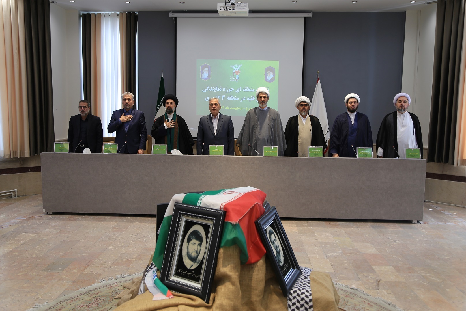 نشست مدیران کل و مسئولان حوزه‌های نمایندگی ولی فقیه بنیاد شهید منطقه ۳ کشور در تبریز