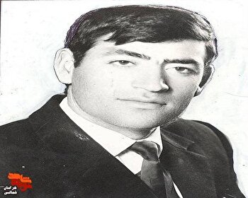 قناعت، ساده زیستی و صبر از ویژگی های بارز او بود