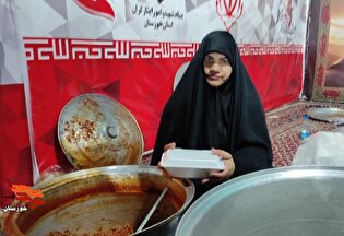 میزبانی صمیمانه مادر شهید «ابوالفضل جلالی» از...