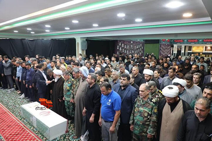 فیلم| وداع، تشییع و تدفین شهیدان «مهدی چراغپور» و «حامد شریفی» در اهواز