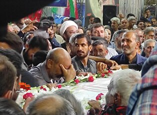 وداع باشکوه مردم دزفول با پیکر مطهر شهید خلبان...