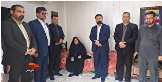دیدار مسئولان مسجدسلیمان با مادر شهیدان «علیرضا...