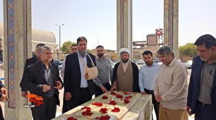 عطر افشانی و ادای احترام به مقام شهدای گمنام فرودگاه...