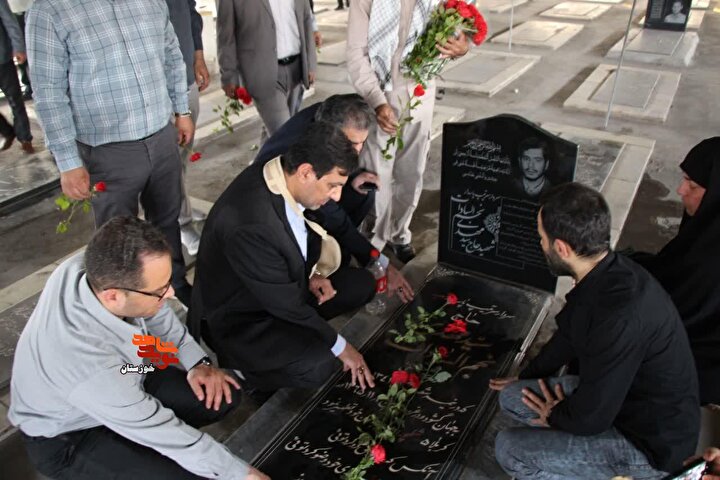 گزارش تصویری/ آیین سراسری «مهمانی لاله‌ها» در گلزار شهدای اهواز