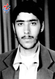 شهيد حميد رضا صالحي جوان
متولد : 1/9/1340
شهادت : 2/3/1361 خرمشهر
استغفار ودعا بخصوص روضه گرم وحسيني ، يادتان نرود، کاري کنيد که انشاءالله ما هم ازبرکت مجلس روضه شما نجات پيدا کنيم چون سرافکندگي من آن قدر زياد است که با شهادت واين چيزها مي ترسم رفع نشود وپوشيده نشود .
