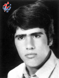 شهید امیر حمزه فرخ روز
متولد : 25/5/1342
شهادت : 21/2/1361 خرمشهر
شما اى پيام رسانان خون شهيدان و اى كسانى كه رسالت زينبى داريد از تفرقه بپرهيزيد و وحدت خود را در هركجا هستيد منسجم تر و اتحاد خود را بيشتر كنيد و برادرى خود را با همديگر ثابت كنيد.
