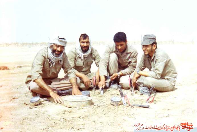 از چپ: شهید محمود آتشیان - حجت الله صالحی - شهید محمد هدایتی