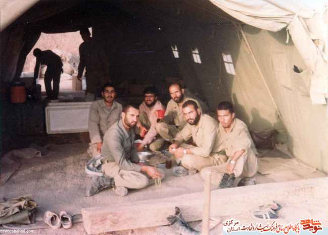 از چپ: جواد فضلعلی - ساریخانی - شهید یعقوبعلی صیدی - شهید کاوه نبیری