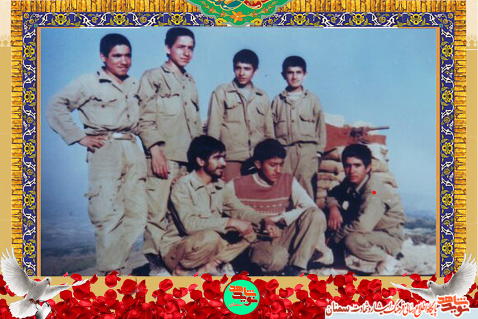 نفر اوا نشسته از راست شهید مصطفی دوست‌محمدی