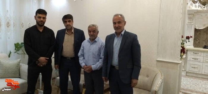 دیدار مسئولان بنیاد شهید استان سمنان با جانباز گران‌قدر محمدمهدی طالع‌زاری - هفتم شهریورماه ۱۴۰۱ شهرستان سمنان