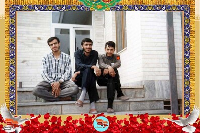 نفر سمت راست شهید مهدی بهرامی