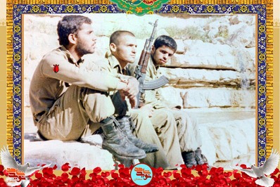 نفر اول از چپ شهید حسن خادمیان